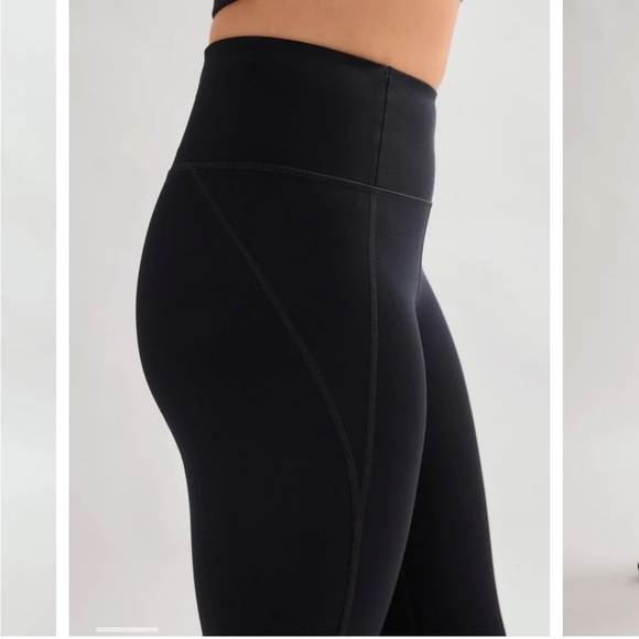 Girlfriend Collective Black Compressive High-Rise Leggings. - Picture 2 of 10
